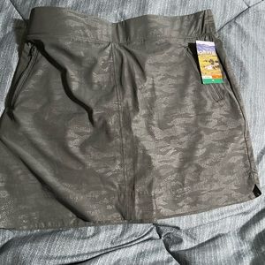 Orvis skort in Green size XL